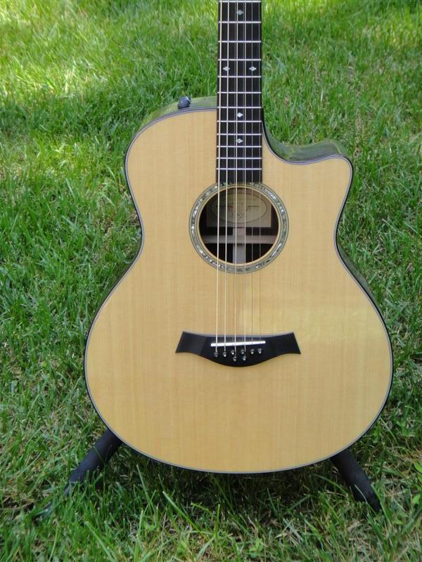 Taylor Baritone 8string